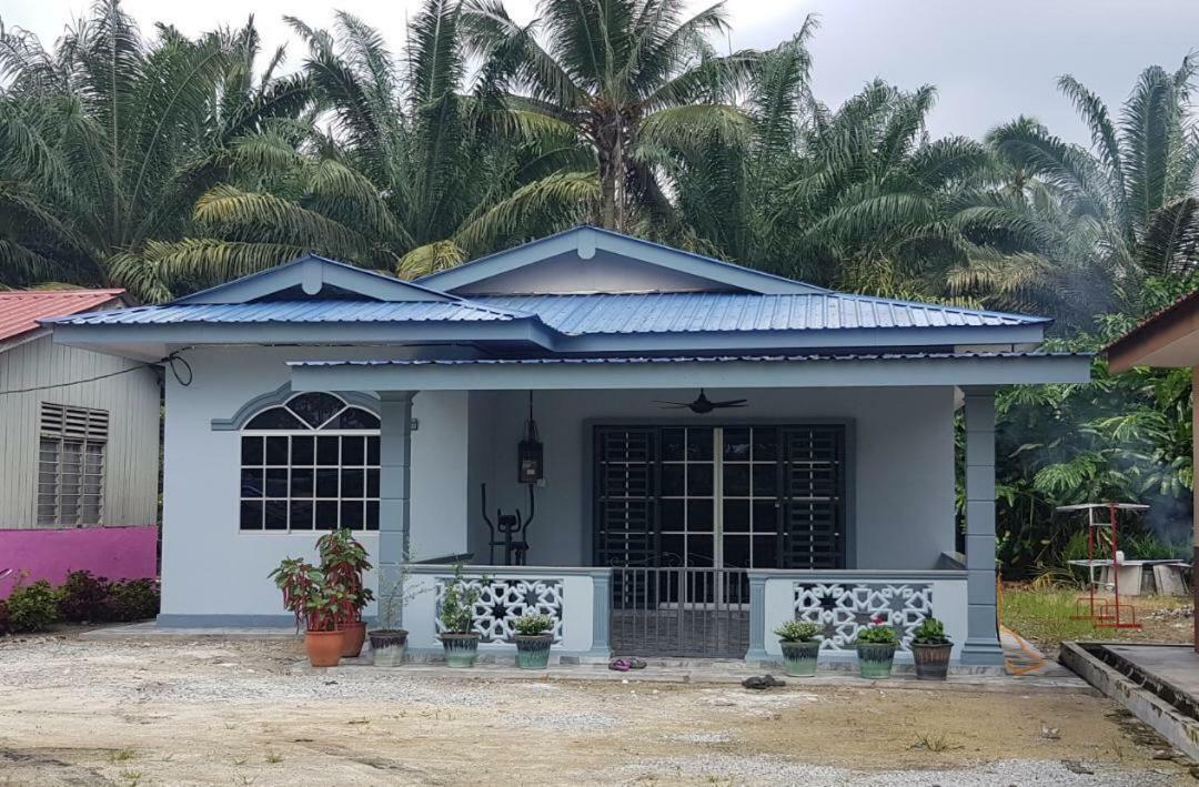 Atocha Homestay - Terong@Taiping Kampong Salak Exteriör bild
