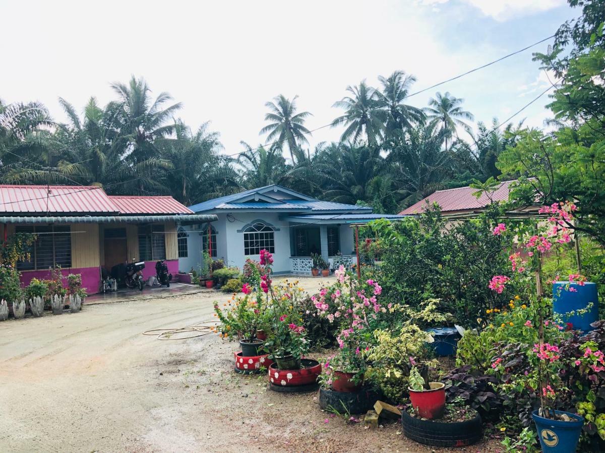 Atocha Homestay - Terong@Taiping Kampong Salak Exteriör bild